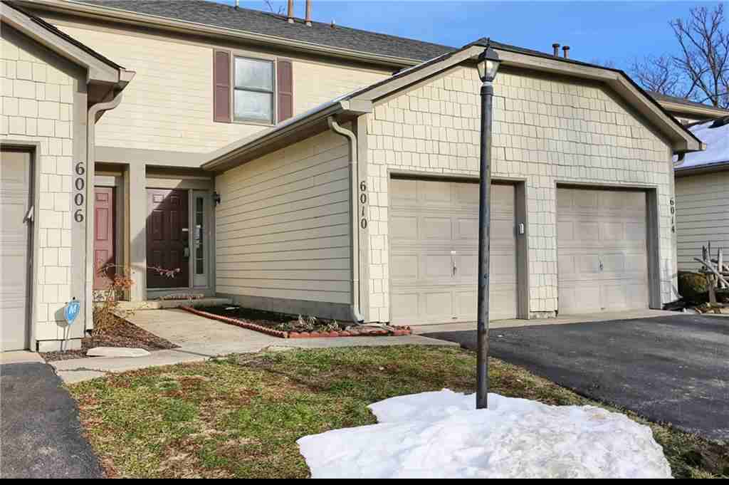 6010 Southbay Dr - Photo 2 of 32