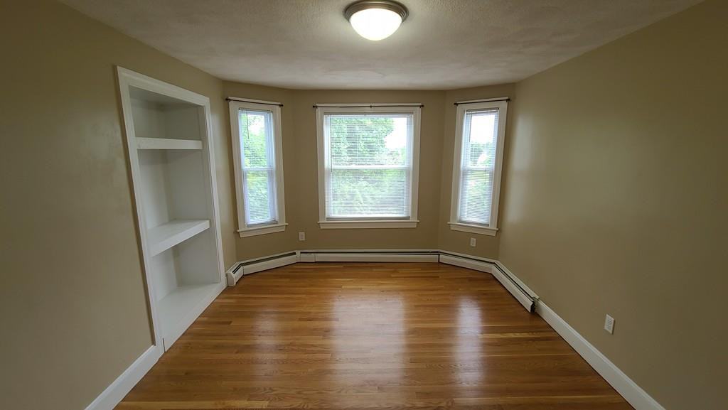 16 Burns St Unit 1 - Photo 2 of 13