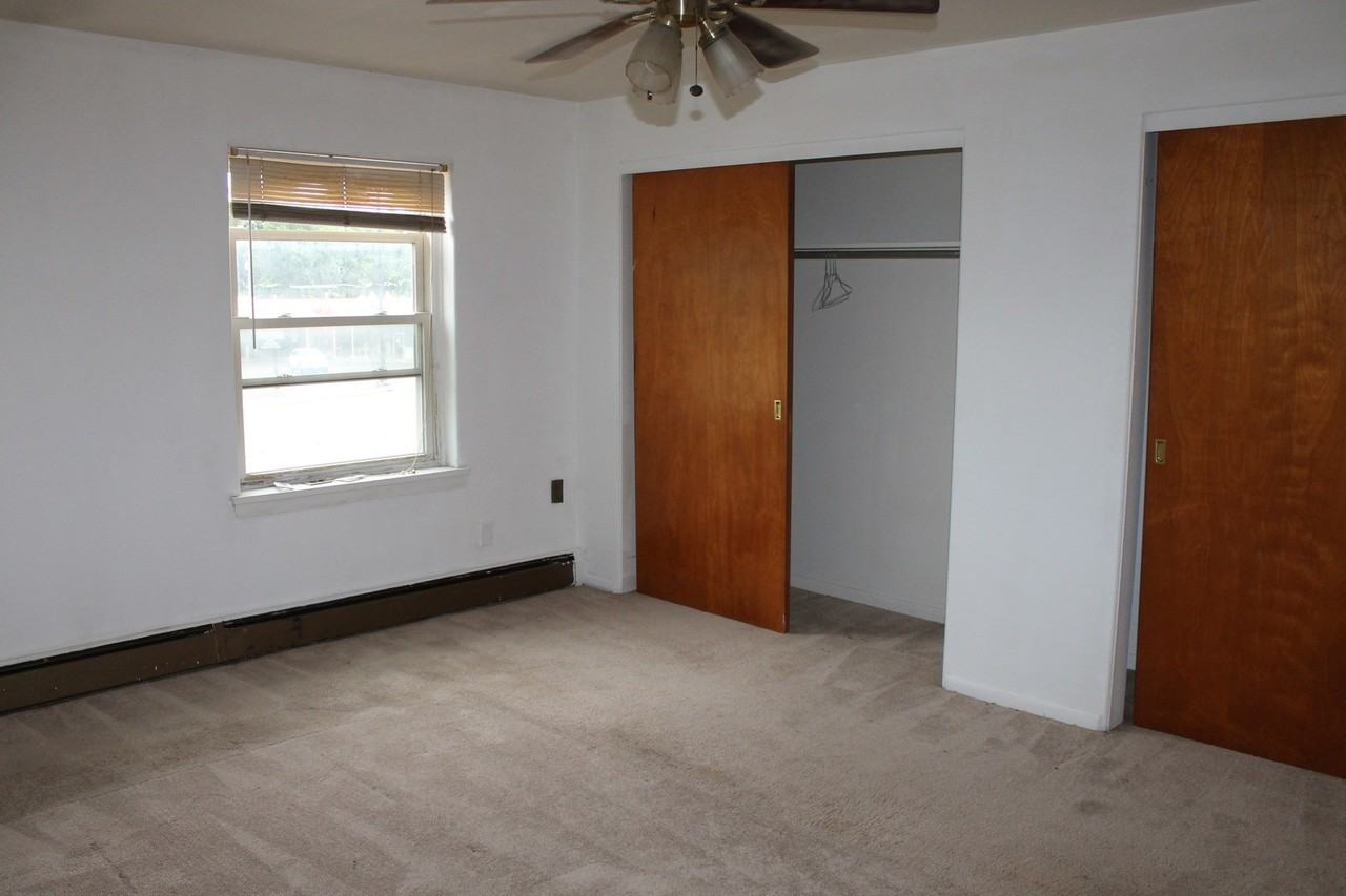 715 E State St 2 - Photo 3 of 8