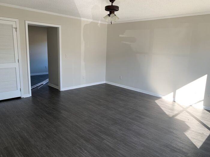 11411 Oak Arbor Way - Photo 3 of 23