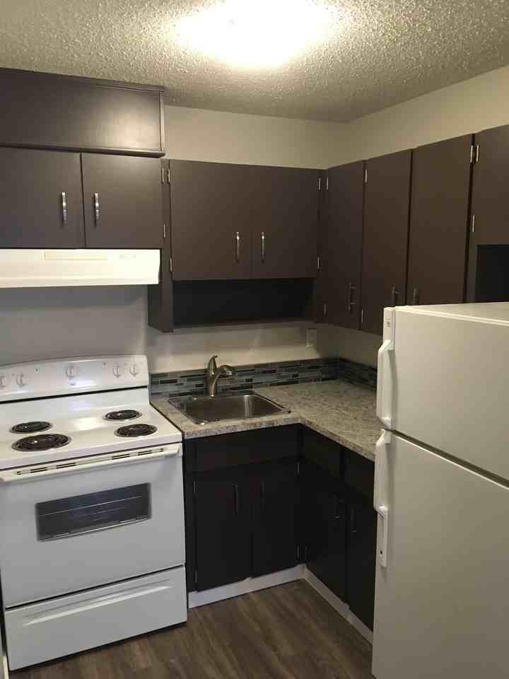 4943 Chalmers Avenue - Photo 3 of 10