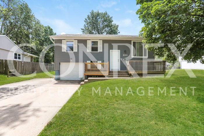 833 N Ponca Dr - Photo 2 of 12