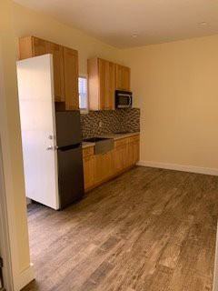 7713 S Broadway Ave - Photo 3 of 5