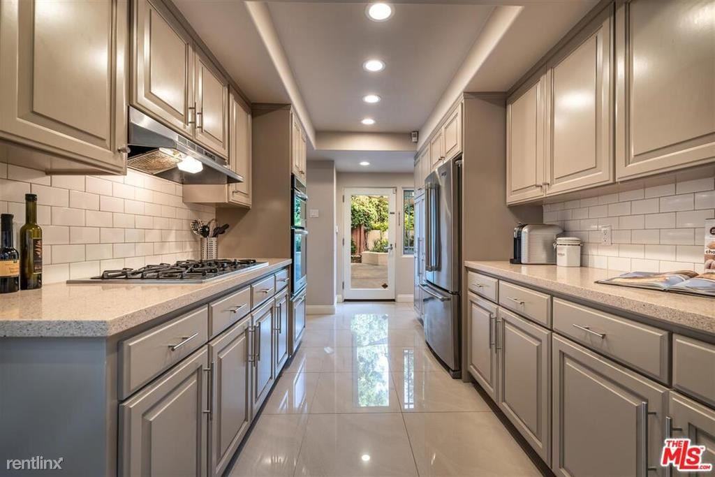 13480 Contour Dr - Photo 3 of 10