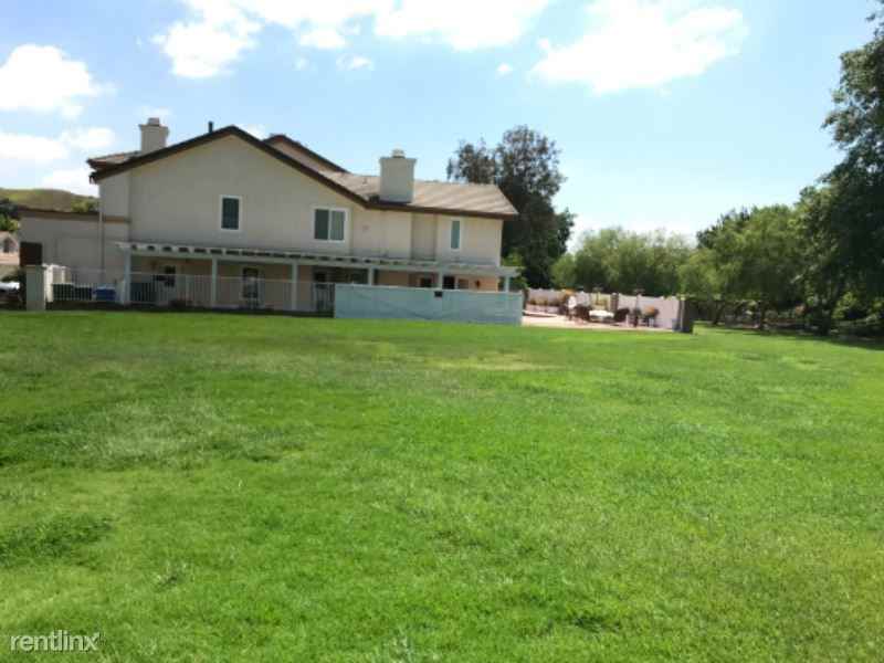 29160 Oakpath Dr - Photo 2 of 45