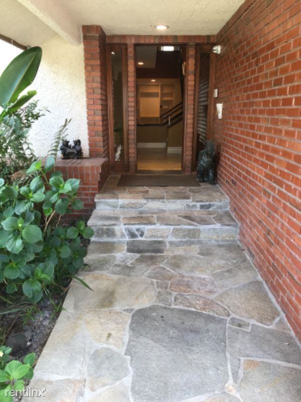 29160 Oakpath Dr - Photo 3 of 45