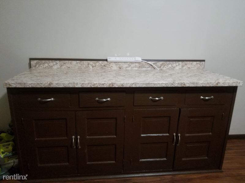 1080 Priestley Ave - Photo 3 of 15