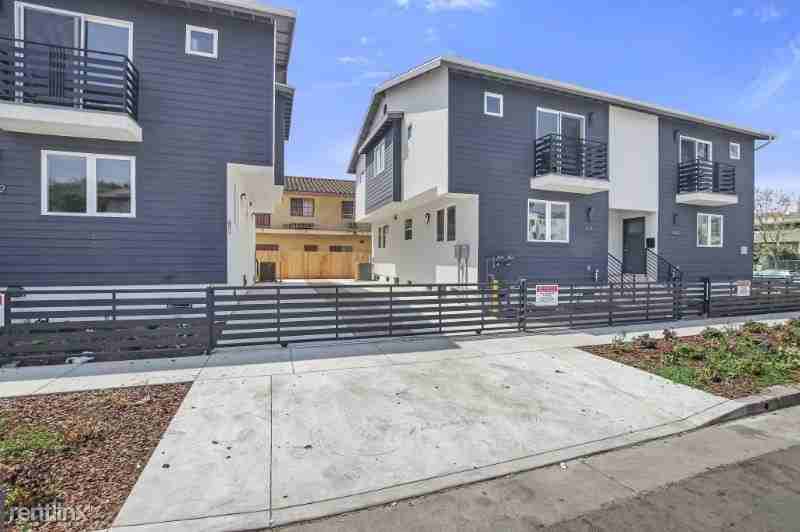 4114 Oakwood Ave - Photo 3 of 8