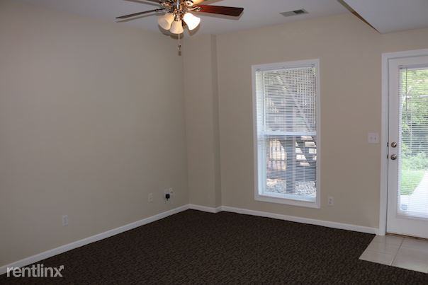 1321 Main St B - Photo 3 of 13