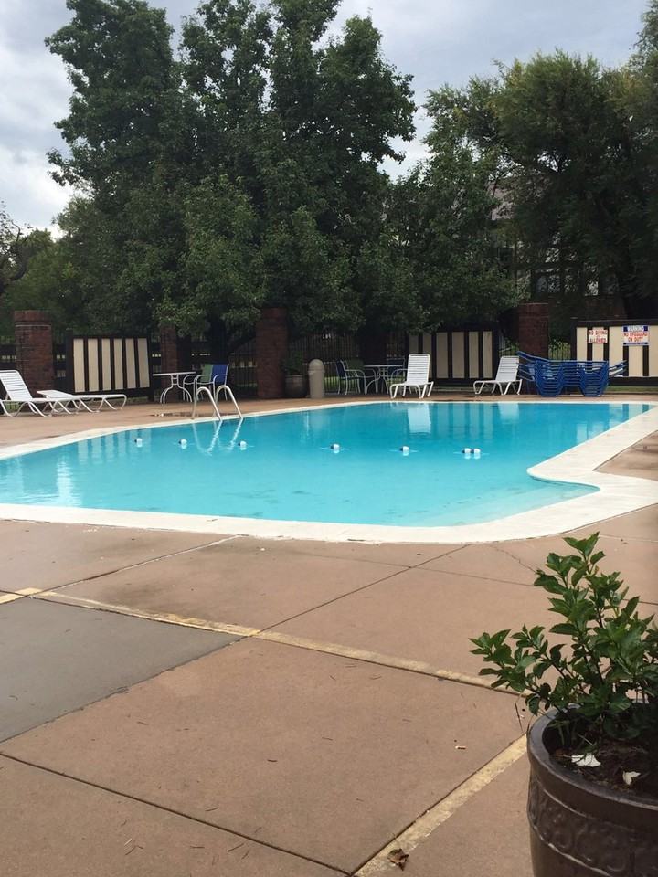 Barclay Square - Photo 7 of 13