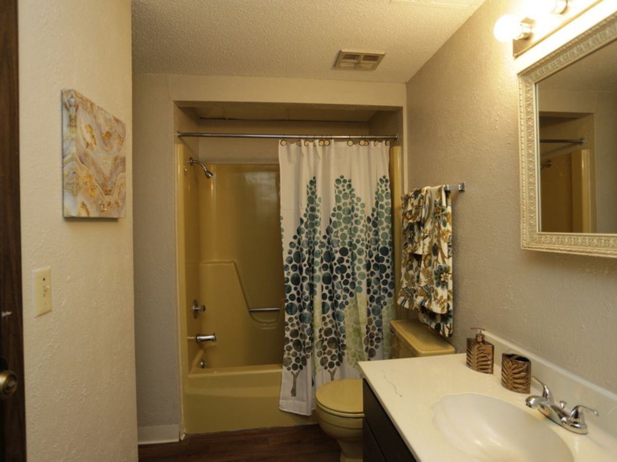 Barclay Square - Photo 3 of 13