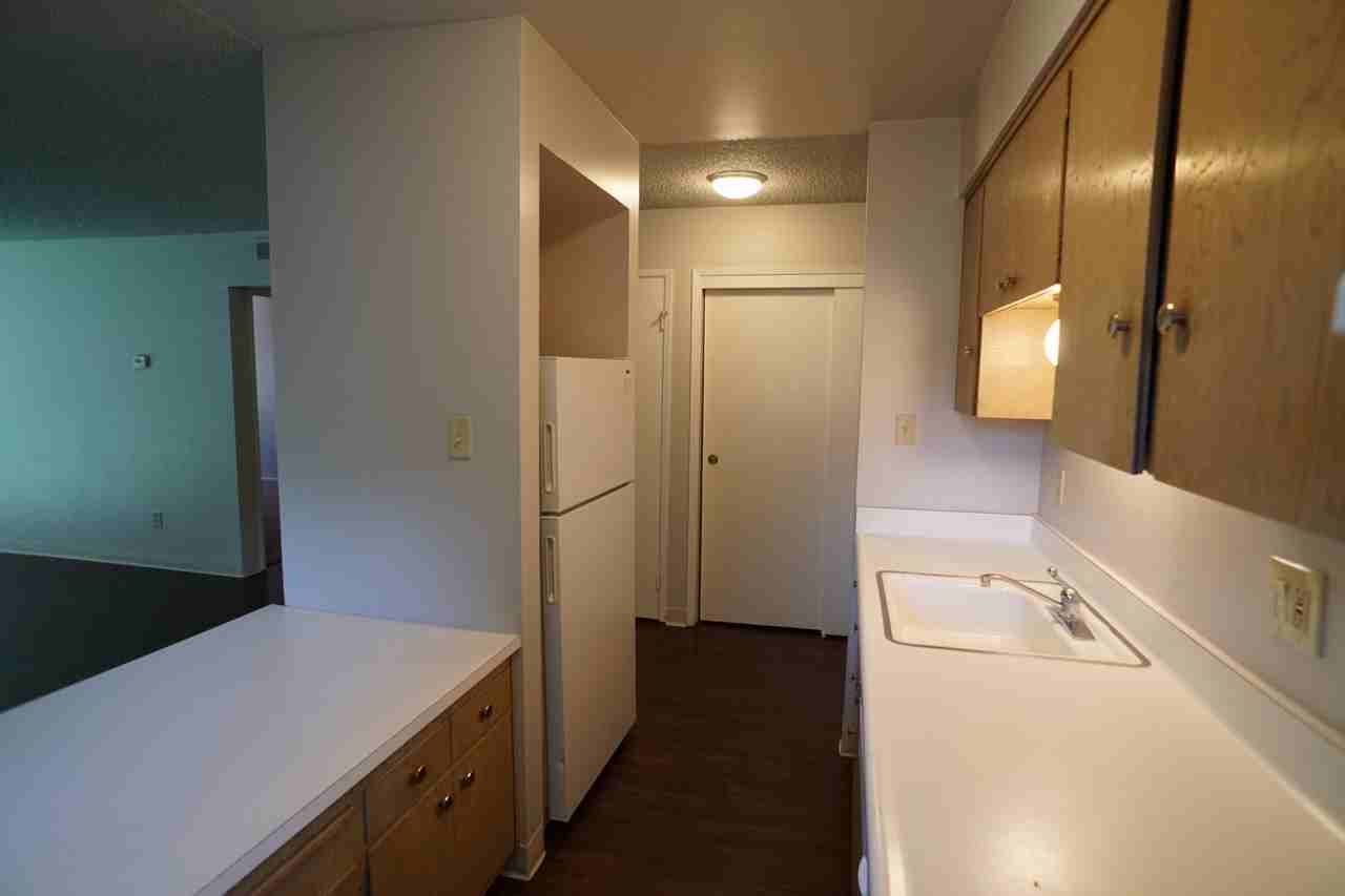 805 18th St #A - Photo 4 of 12