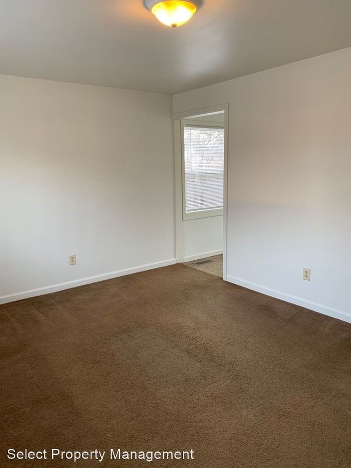 2915 White Oak Ave - Photo 2 of 12