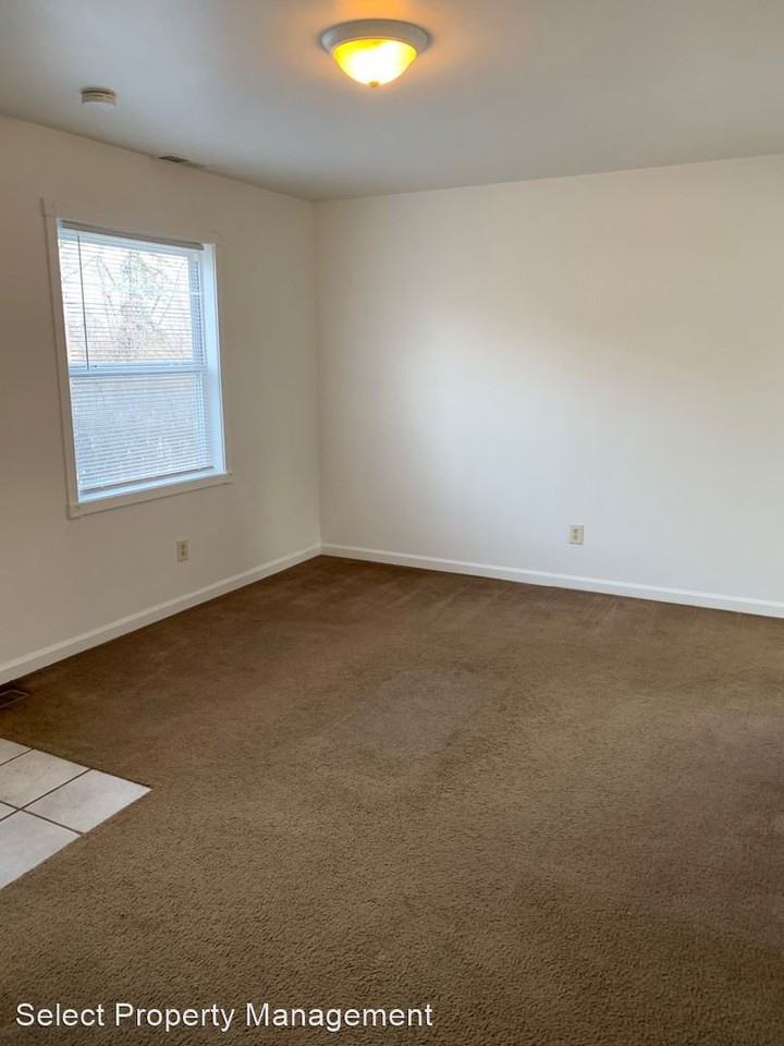 2915 White Oak Ave - Photo 3 of 12