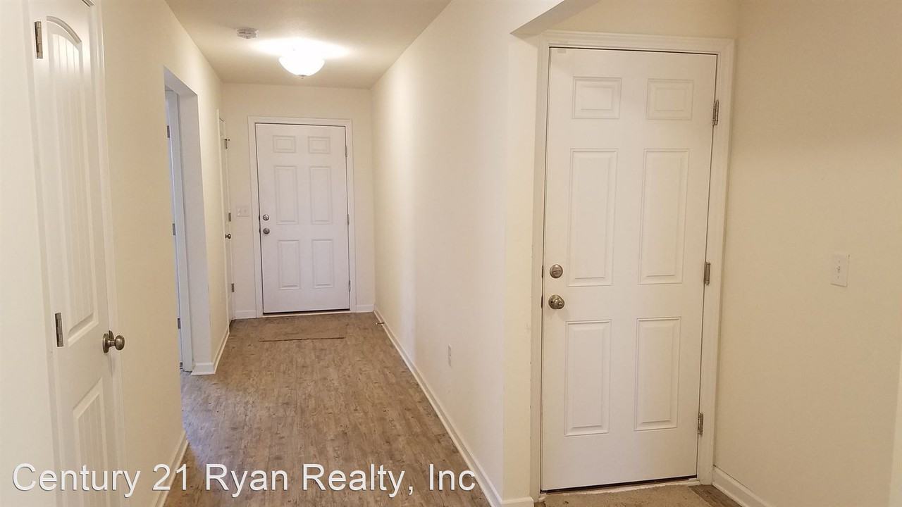 6153 Riverbrooke Dr - Photo 2 of 20
