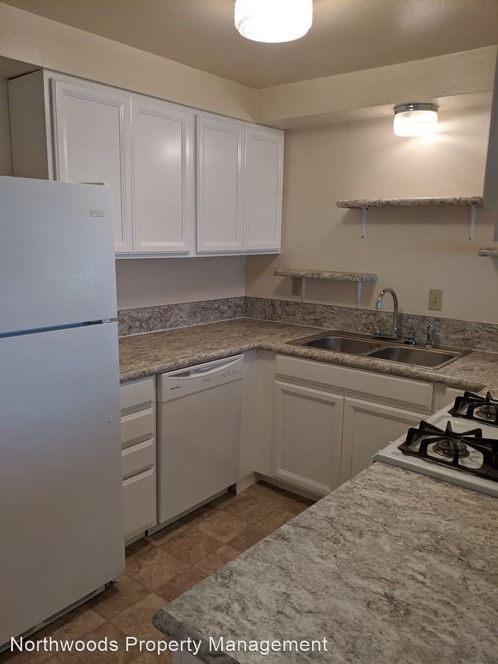 255 Gateway Blvd #B - Photo 2 of 10