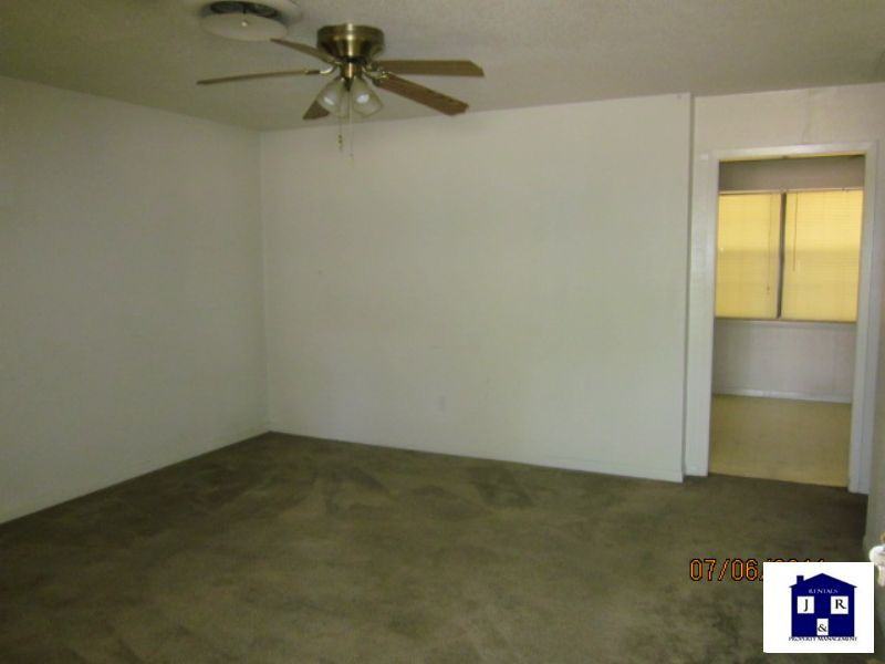 501 Bond St - Photo 2 of 12