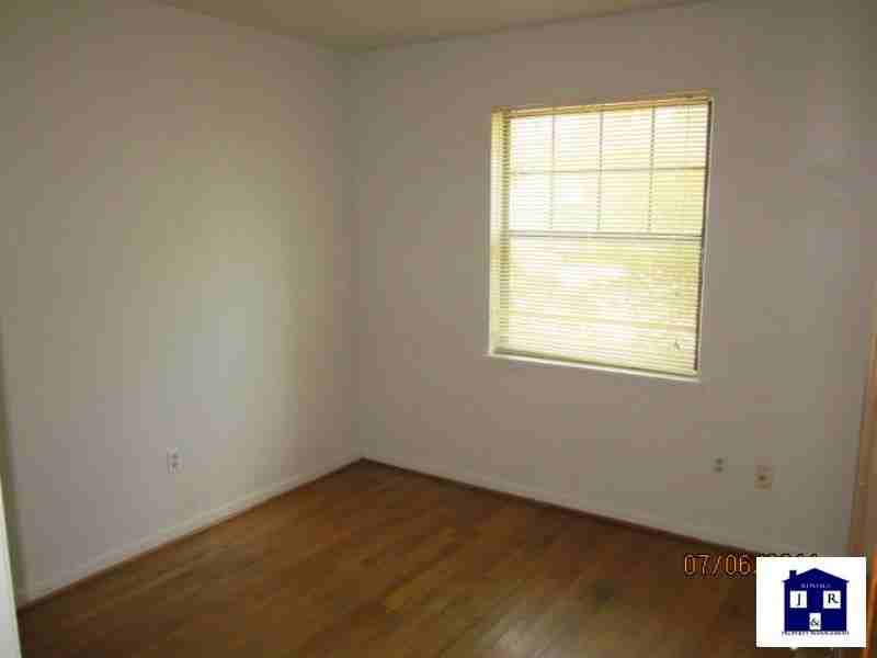 501 Bond St - Photo 6 of 12