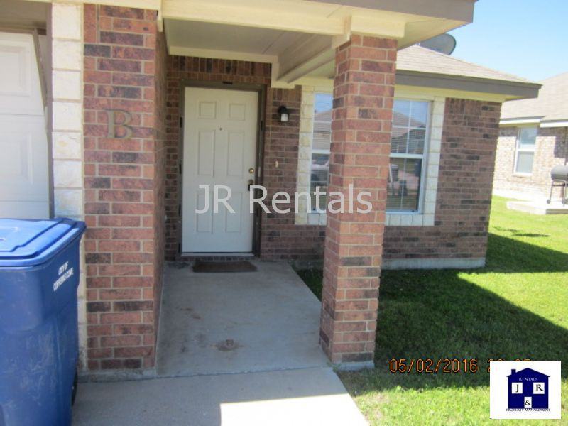 2915 Sunflower Trl #B - Photo 3 of 23