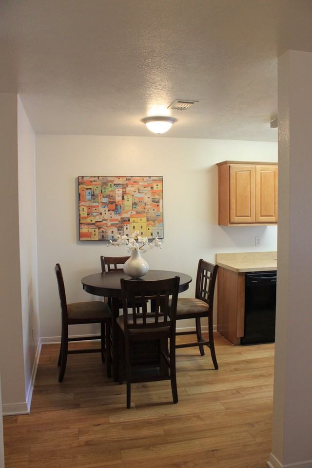 3608 Mahan St - Photo 3 of 6