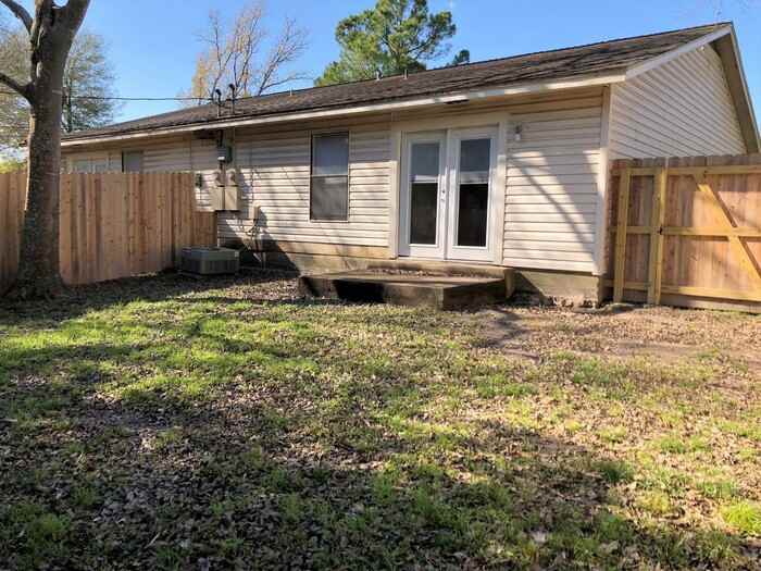 3702 Choctaw St - Photo 2 of 17