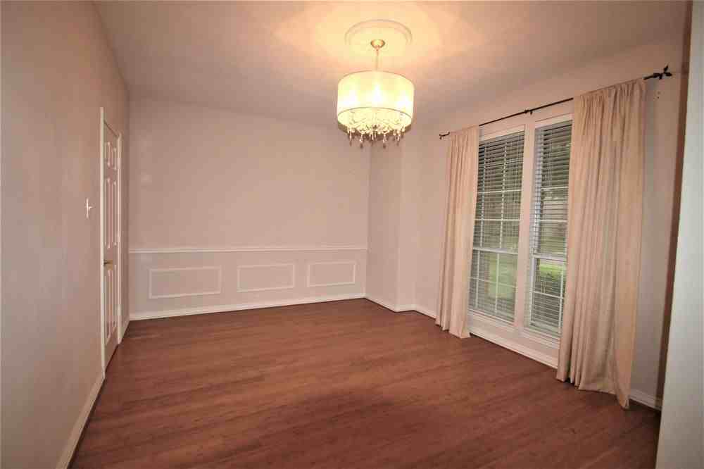 3724 Saint Andrews Dr - Photo 2 of 28