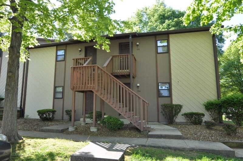 33 Pepperwood Ct - Photo 2 of 15