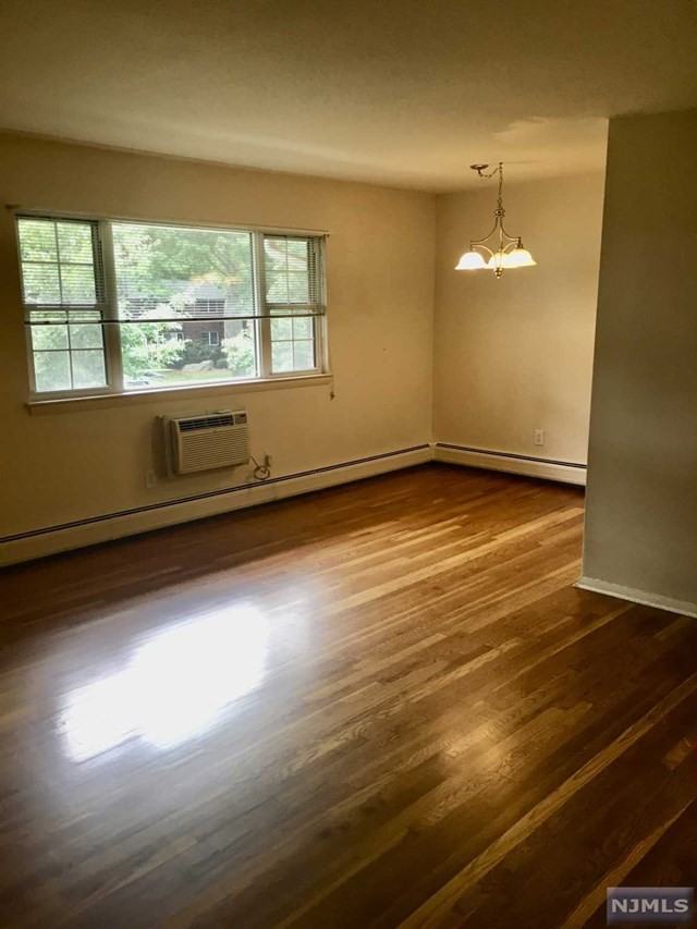 5018 Christopher St - Photo 3 of 9