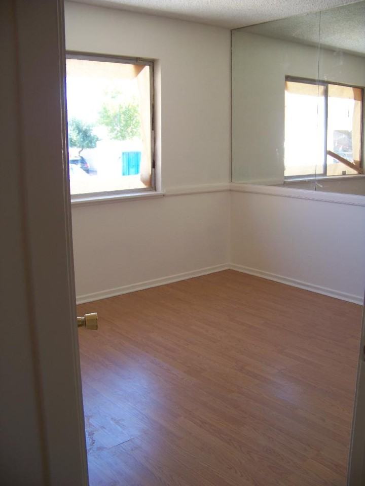 1804 Kassabian Ave - Photo 2 of 17