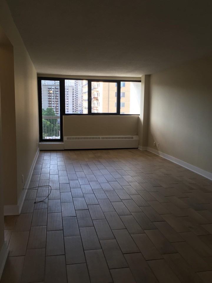 1819 Boulevard de Maisonneuve Ouest - Photo 2 of 10