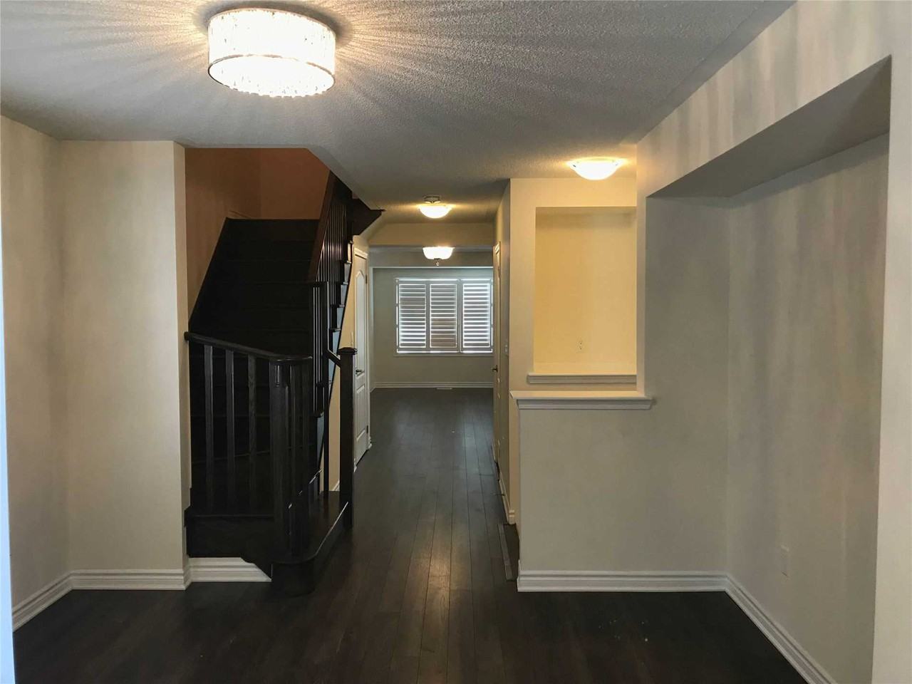 278 Gooding Crescent - Photo 2 of 15