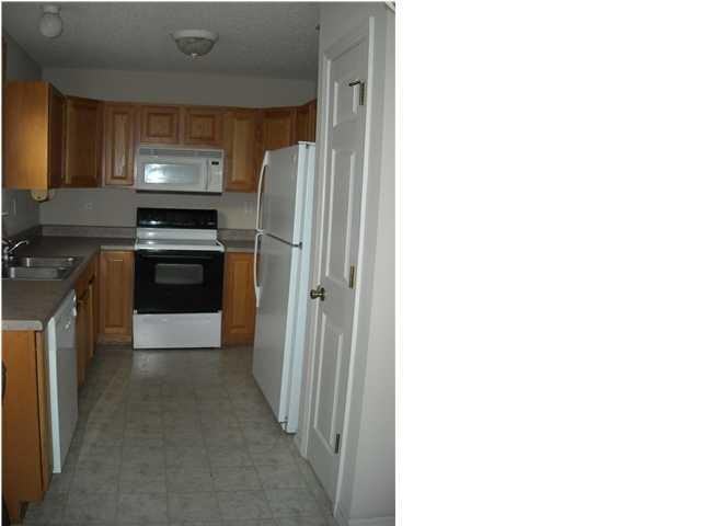 2932 Sholtz Ave - Photo 3 of 9