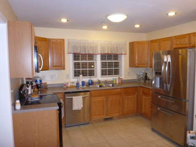 225 Belknap Drive - Photo 3 of 14