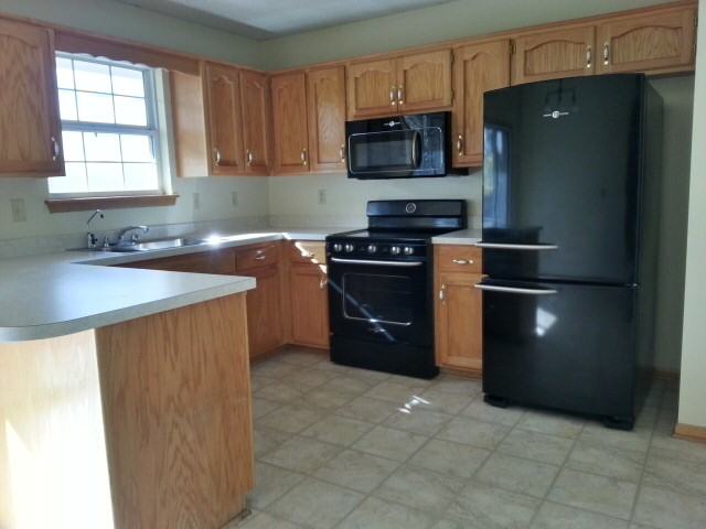 2301 SE 7th St - Photo 2 of 10