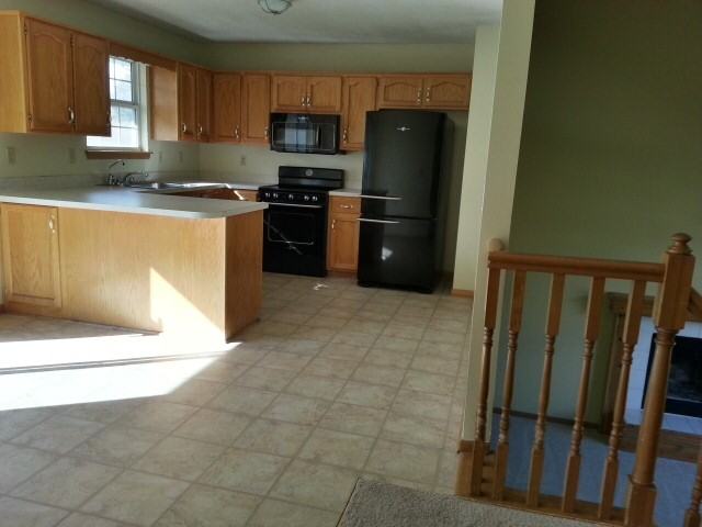 2301 SE 7th St - Photo 3 of 10