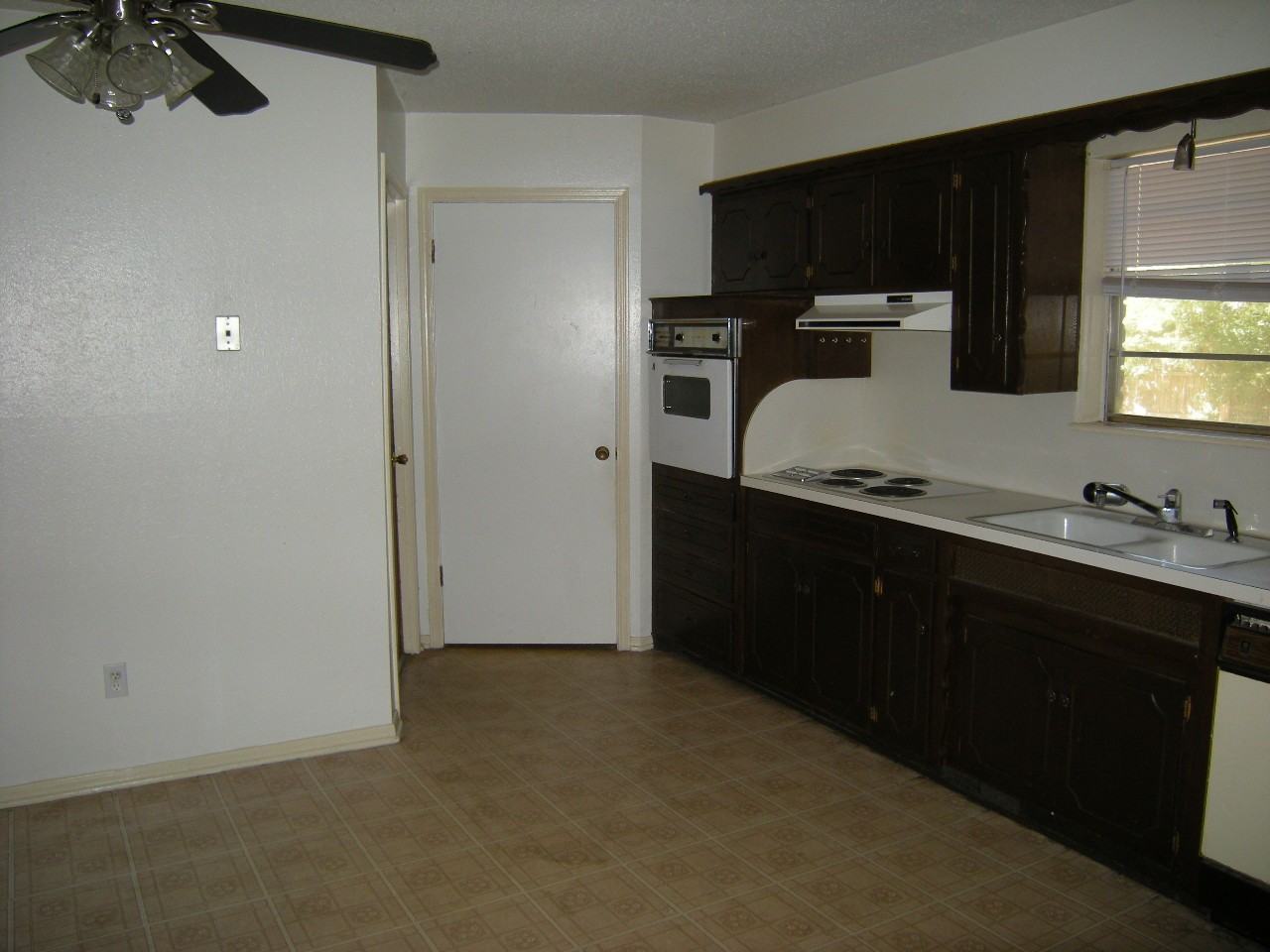 6701 Cherry Pl - Photo 3 of 7