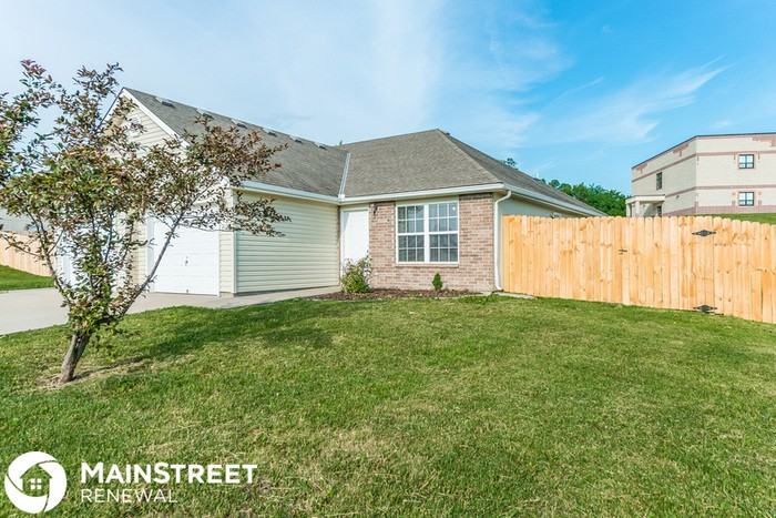 207 Palmer Ct - Photo 2 of 16