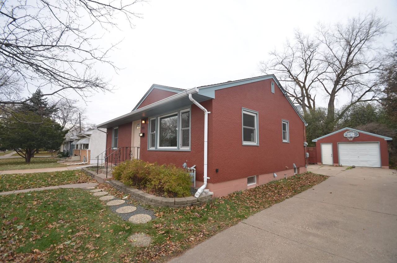 1731 Idaho Ave E - Photo 2 of 12