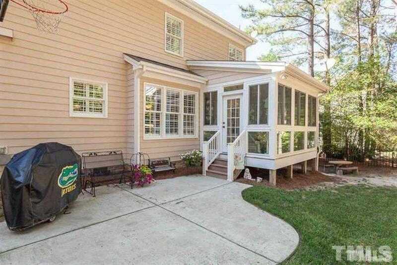 1304 Marshall Farm St - Photo 3 of 24