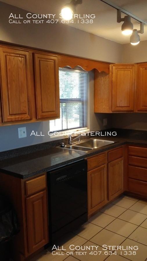 185 Overbrook Dr - Photo 2 of 6