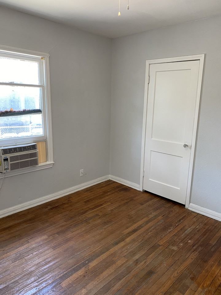 147 El Monte Boulevard - Photo 2 of 10