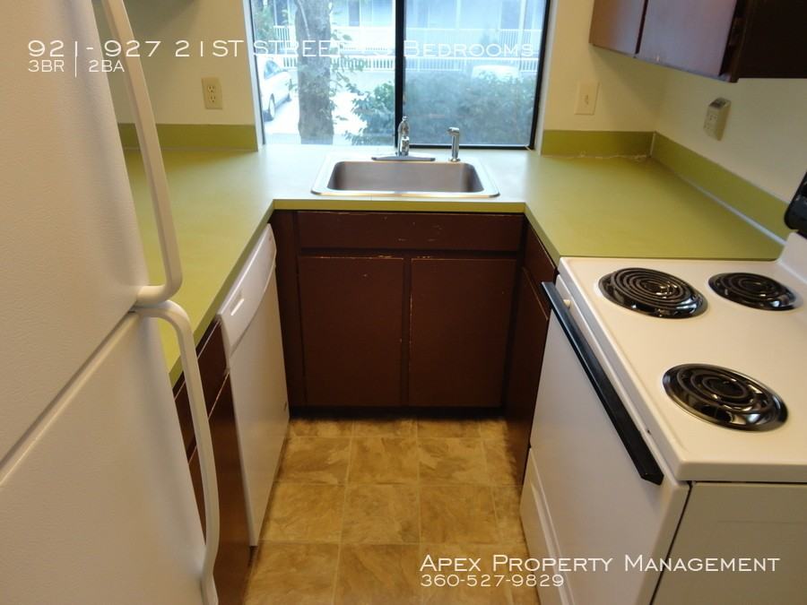 921 - 927 21st Street - Photo 2 of 14