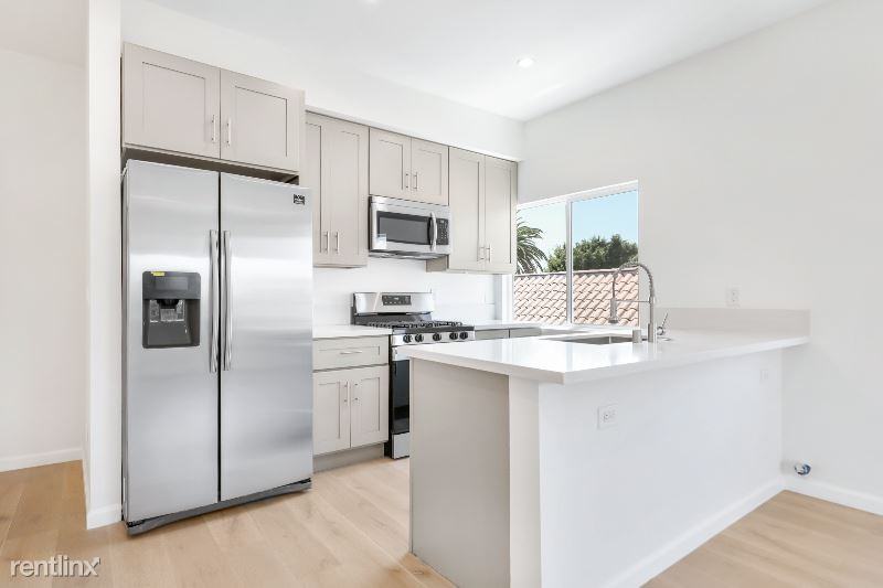 5234 1/2 W 20th St - Photo 2 of 17