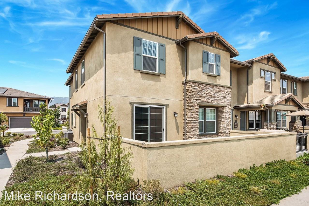 6621 Fathom Way - Photo 2 of 23