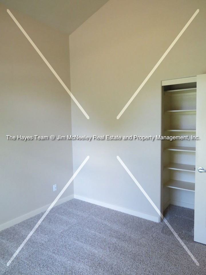 1918 Sw Bettys Pl - Photo 3 of 32