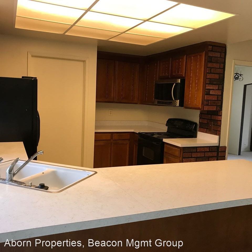 4052 Forestwood Dr - Photo 3 of 14