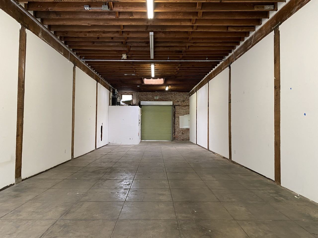 2415 W Washington Blvd - Photo 2 of 4