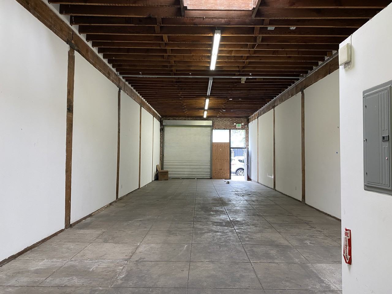 2415 W Washington Blvd - Photo 3 of 4