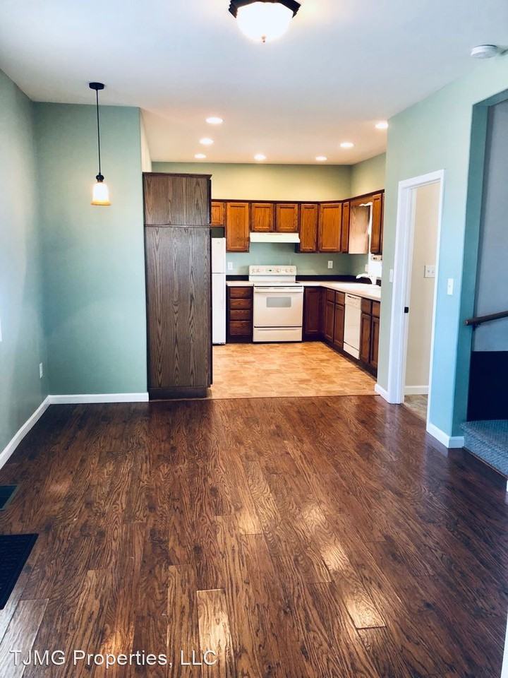 103 Upton St - Photo 2 of 13