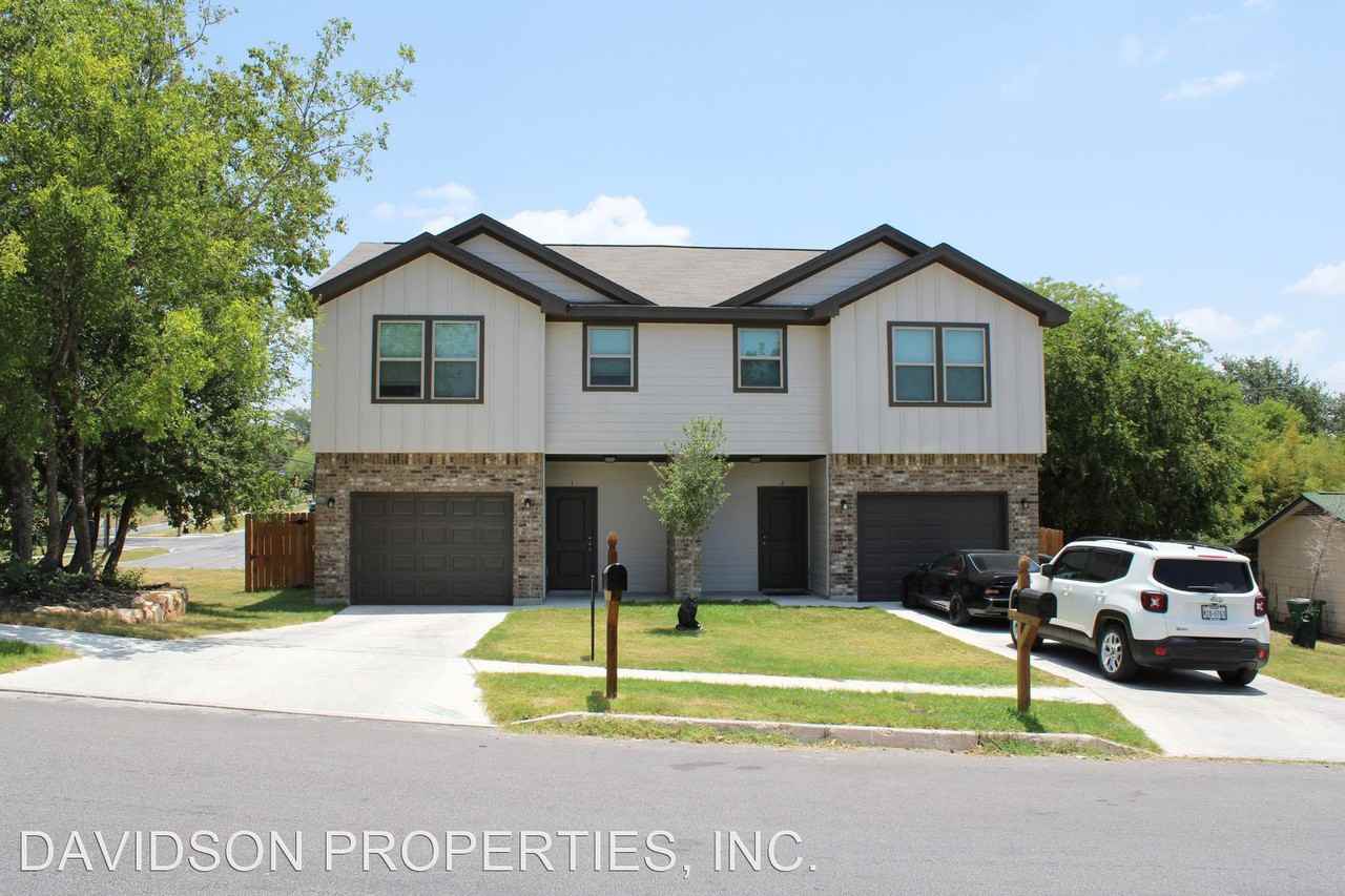 2706 Lake Louise Dr #1 - Photo 3 of 35